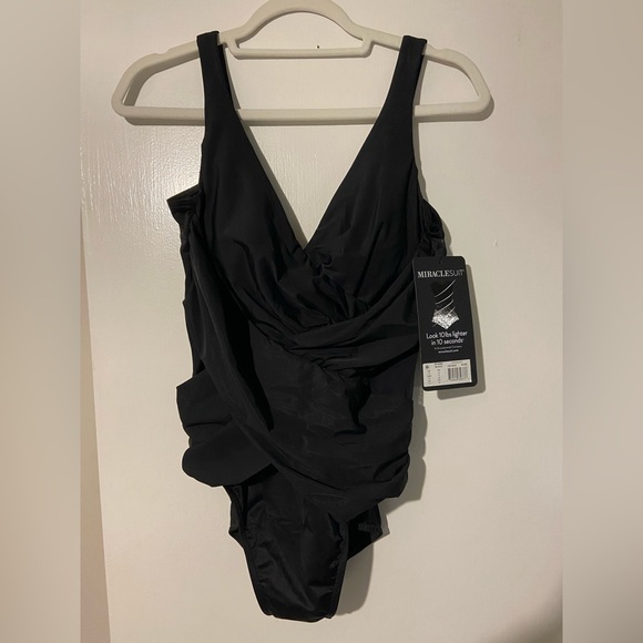 Miraclesuit Crossover With Mesh One Piece size 12 - Picture 4 of 7